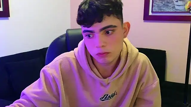 lukeboyce33 online show from October 19, 12:03 am