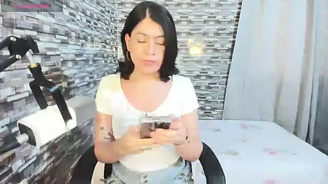 xxxEmmaxx online show from March 6, 9:53 pm