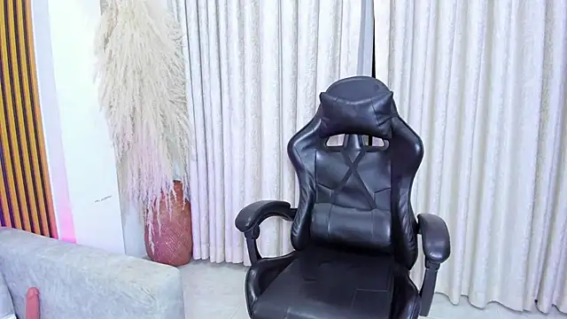 kileyyHot online show from September 14, 7:57 am