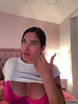 Bella  Wood online show from December 4, 8:35 pm