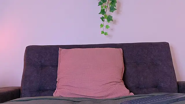 TiffValentinee  online show from February 21, 7:50 pm