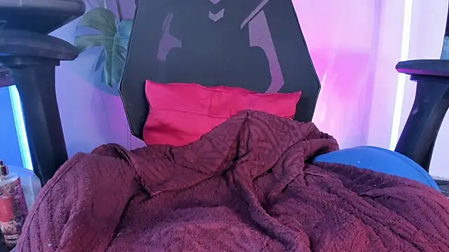 AlineCosta  online show from February 9, 11:06 am