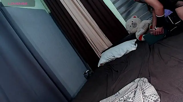 Creamycum celinexx online show from September 25, 4:14 pm