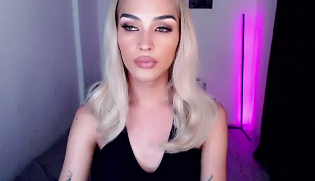 Alicegreenexx online show from April 7, 6:53 pm