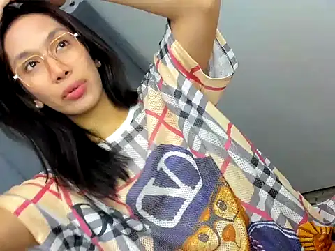 lucyshanex online show from November 8, 4:35 am