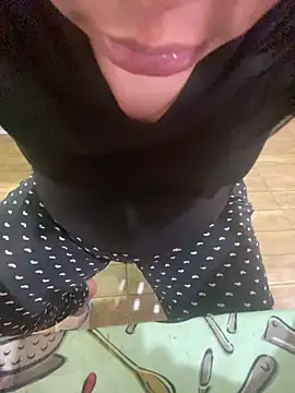 itsmeyourgirlfucker online show from January 6, 7:23 am