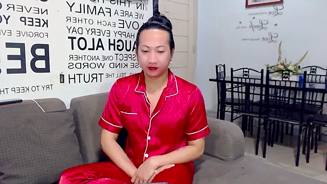 LovelyQueen69 online show from February 25, 6:51 am