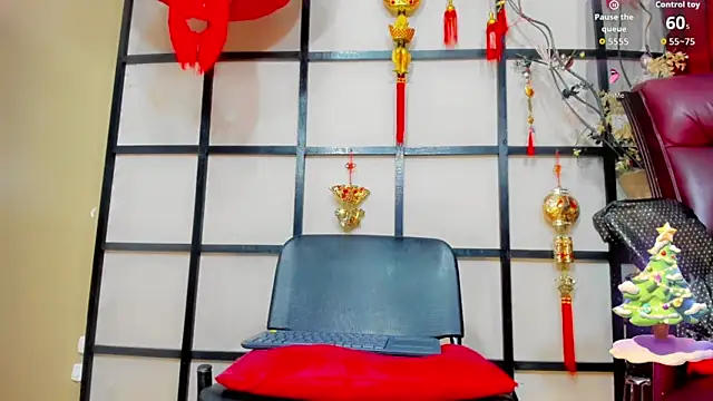 Madison Mujica online show from November 30, 12:18 pm