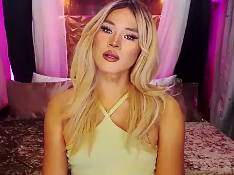 YllanaAltheaXxX online show from November 13, 5:05 am