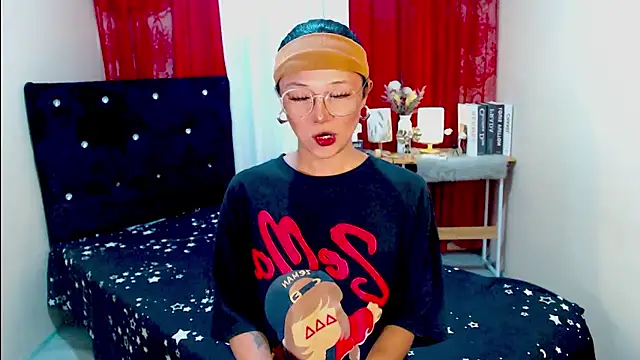 fantasticsophia69 online show from January 11, 7:26 am