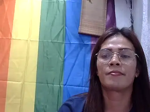 juicycum069 online show from April 7, 10:38 am