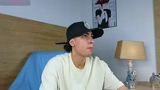 Snapshot of Stiven_Benet_ chatting on October 20, 8:45 pm Stiven Benet online show from October 20, 8:45 pm