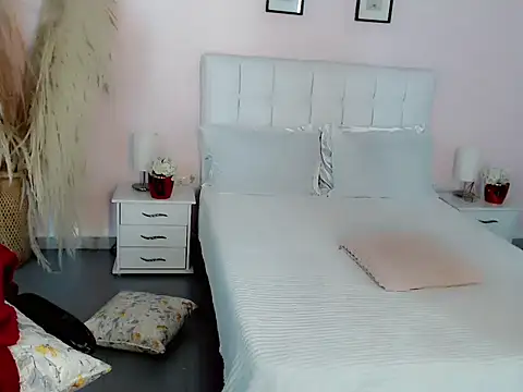 nathalialoes1 online show from October 20, 8:12 pm