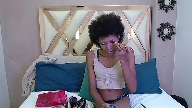 Violett Salvatore online show from February 4, 9:41 pm