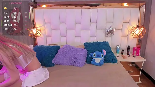 Foxxy Doll online show from March 30, 4:41 pm