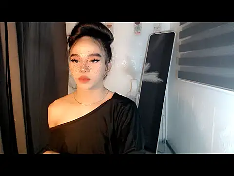 LauraSoHot online show from November 23, 1:13 pm