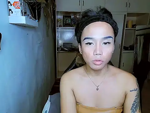 YourNikkieXxx online show from November 2, 4:05 pm