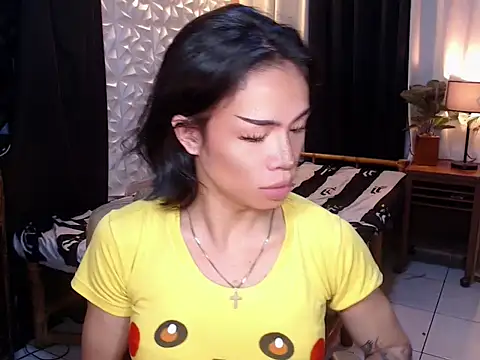 WILDROXIE online show from October 3, 11:05 pm