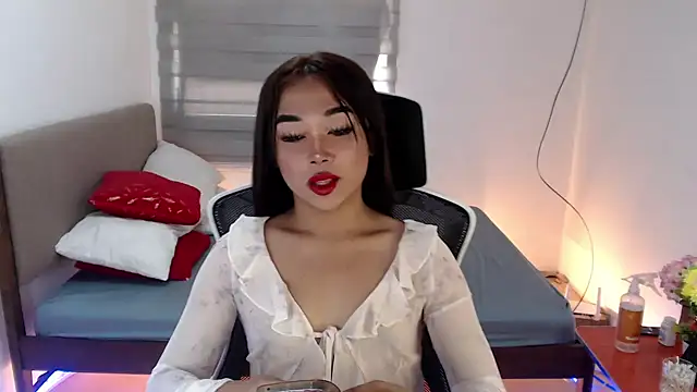 Snapshot of SultryCyraFoxmore chatting on September 14, 1:33 am SultryCyraFoxmore online show from September 14, 1:33 am