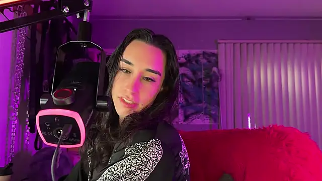 xoFrankie online show from April 13, 1:53 am