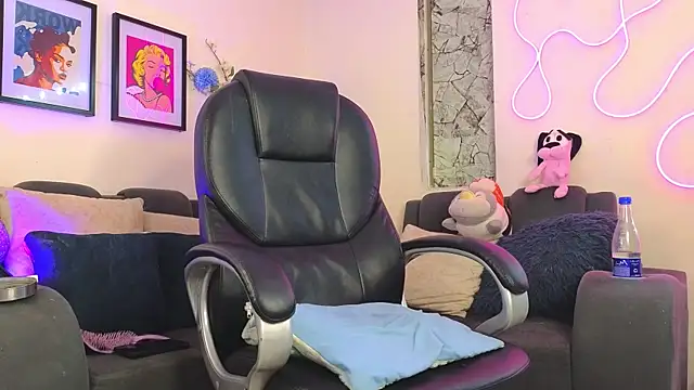 amberlopez  online show from November 25, 2:46 am