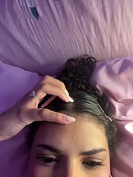 luluzinhax online show from March 22, 5:12 am