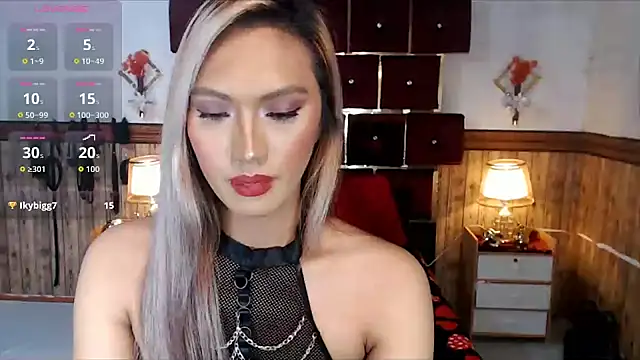 AthenaFLamia online show from July 28, 3:35 am
