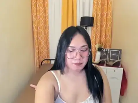 TsUncutKaren online show from March 25, 6:01 pm