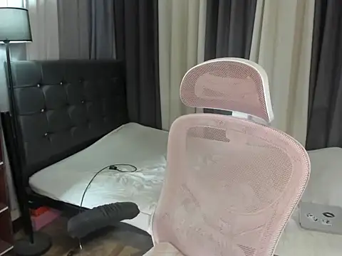 Seductive Margaux online show from April 10, 6:52 am