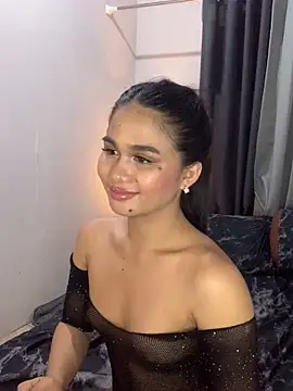 Snapshot of AngelHille chatting on October 9, 10:32 pm AngelHille online show from October 9, 10:32 pm