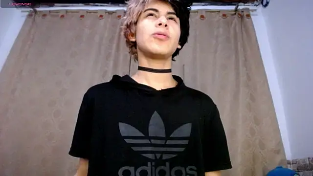 DaraKat18 online show from April 17, 10:44 pm