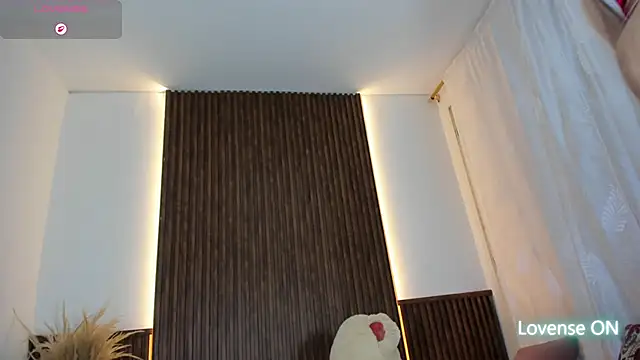 tifanny doll01 online show from December 4, 1:37 pm