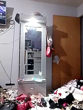 transreyna online show from March 14, 1:15 pm