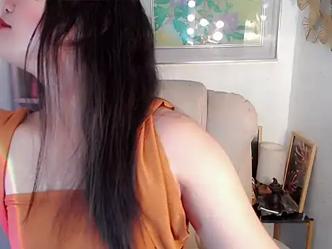 Eyes-on-me online show from July 7, 8:18 am