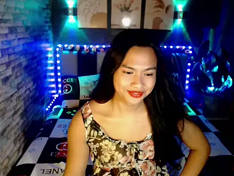 fallinLunaxX online show from May 14, 3:10 pm