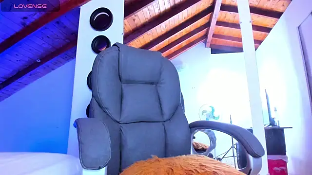 Adara Ferrara online show from March 15, 5:32 am