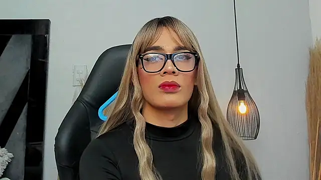 Amelia Brixton online show from December 15, 3:13 am