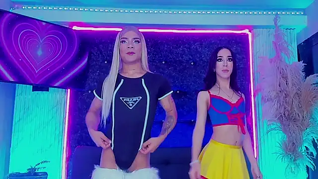 Queens Wonders Blonders online show from January 16, 3:48 am