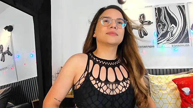 Cloe Bonne online show from December 20, 7:53 pm