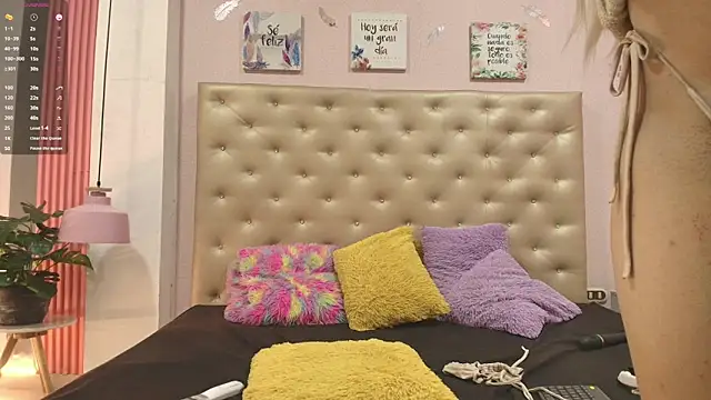 camii raux online show from December 2, 1:52 am