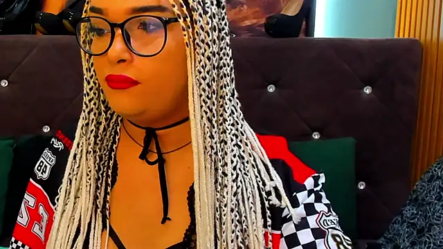 RueBeth online show from November 13, 8:38 pm