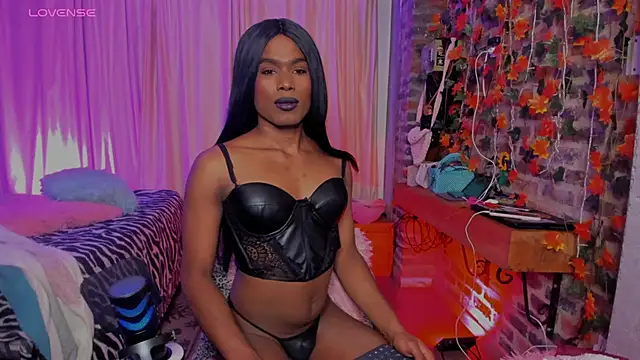 LaGoldenBitch online show from March 31, 12:34 am