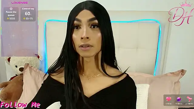 Daphne Hills online show from April 7, 6:42 pm