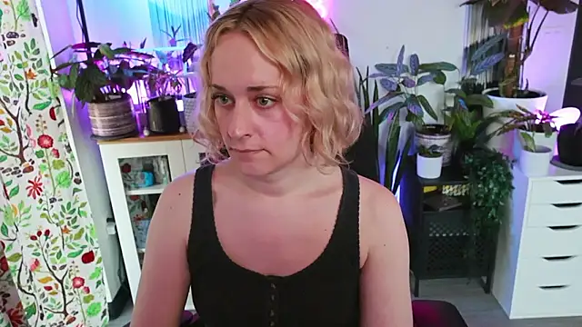 xzoeyryanx online show from February 4, 9:30 pm