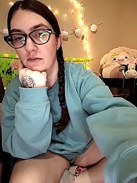 LaylaLucis online show from March 26, 5:11 am