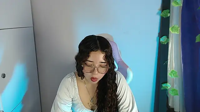 ZoeSinclair 5 online show from December 3, 7:40 pm