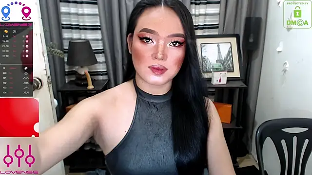 Fantacyloverr online show from April 28, 11:37 am