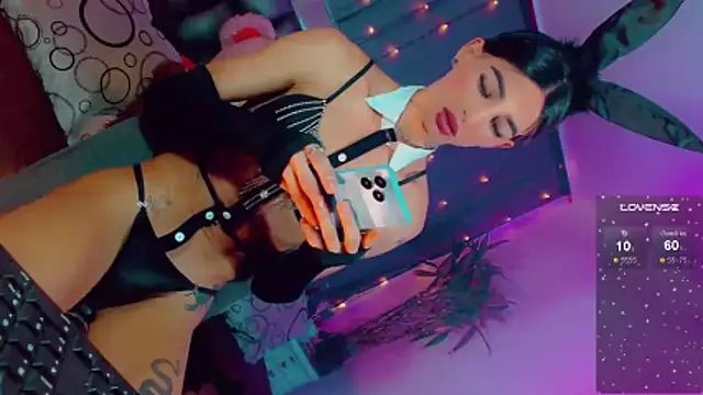 agathaferrer3 online show from March 12, 6:07 am