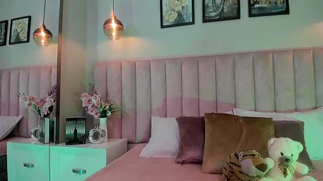 Tracy lee  online show from February 18, 8:27 pm