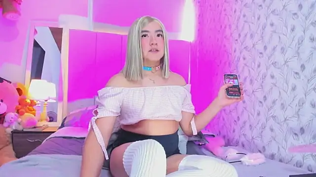 TaylorSweetI online show from February 14, 6:37 pm